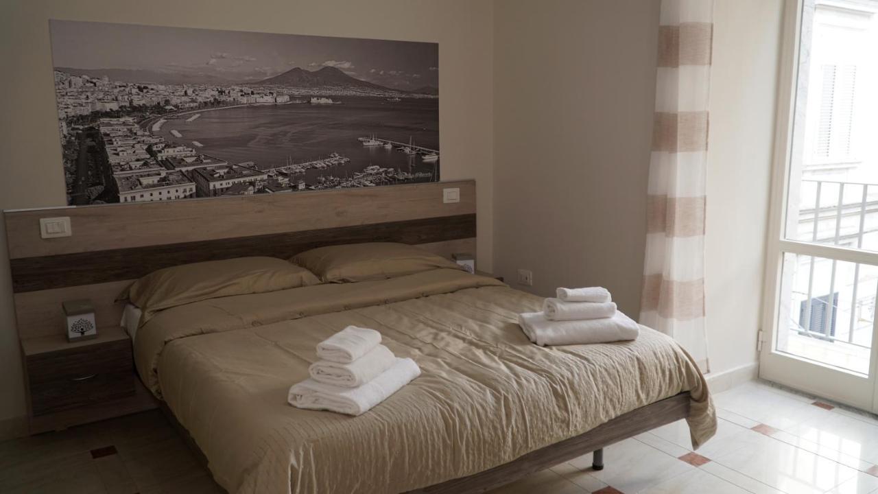 Donna Vicenza Bed & Breakfast 那不勒斯 外观 照片